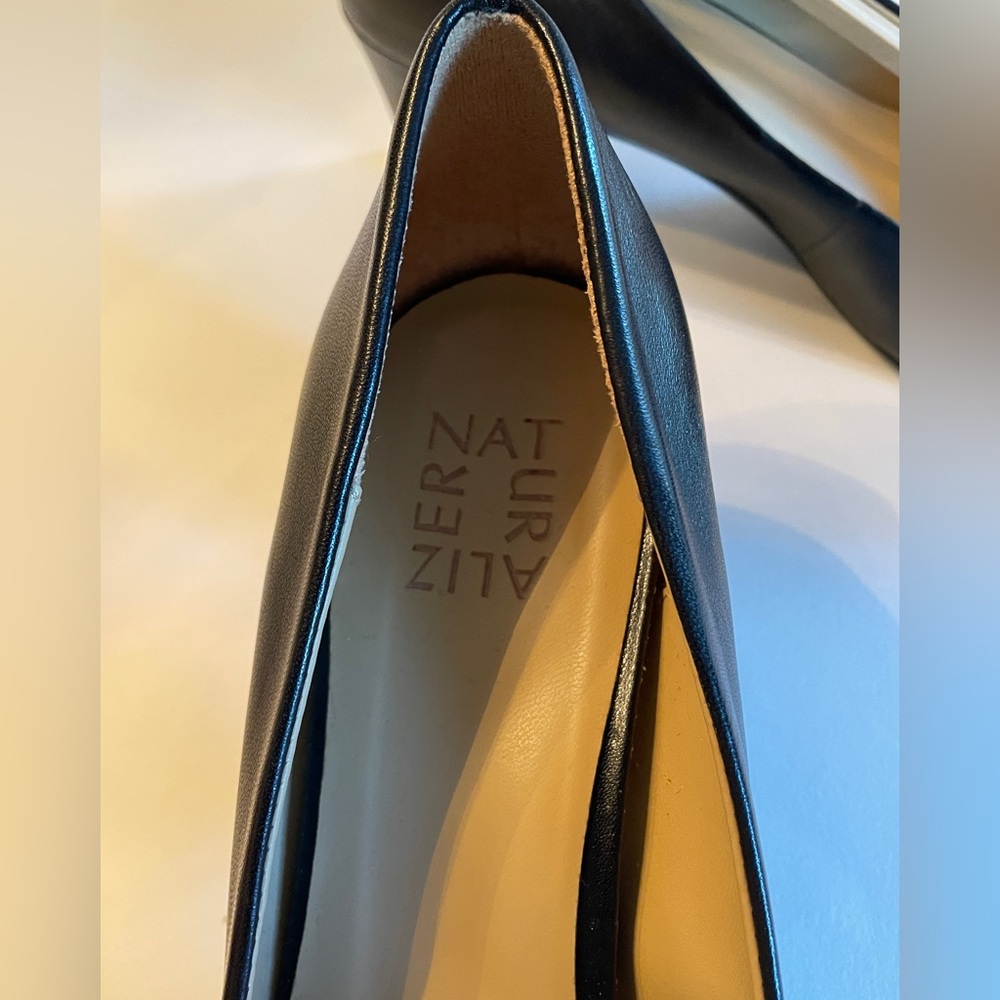 Naturalizer Black Pointed-Toe Block Heel Pumps - Picture 3 of 11